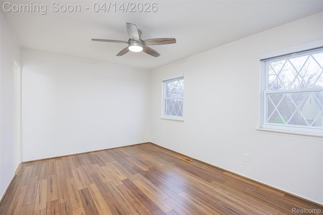 933 Kirts Boulevard, Troy, MI 48084