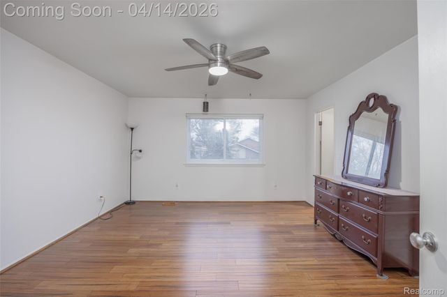 933 Kirts Boulevard, Troy, MI 48084