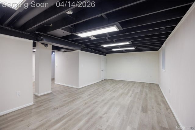 933 Kirts Boulevard, Troy, MI 48084