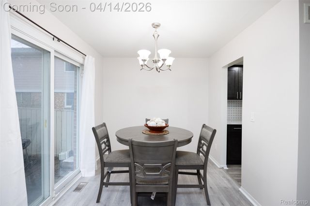 933 Kirts Boulevard, Troy, MI 48084