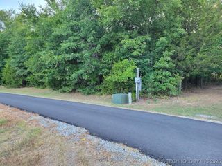 Hummingbird Lane, Eufaula, OK 74432