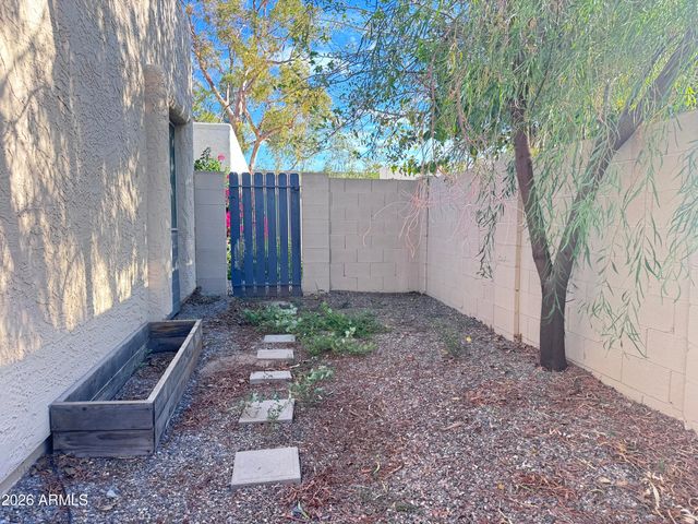 606 S Evergreen Road, Tempe, AZ 85288