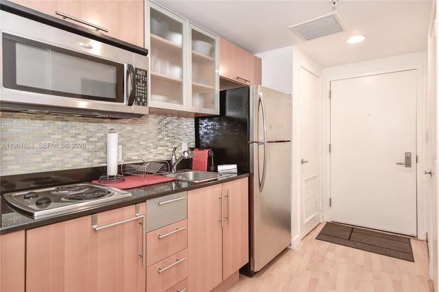 1750 N Bayshore Dr 1211, Miami, FL 33132