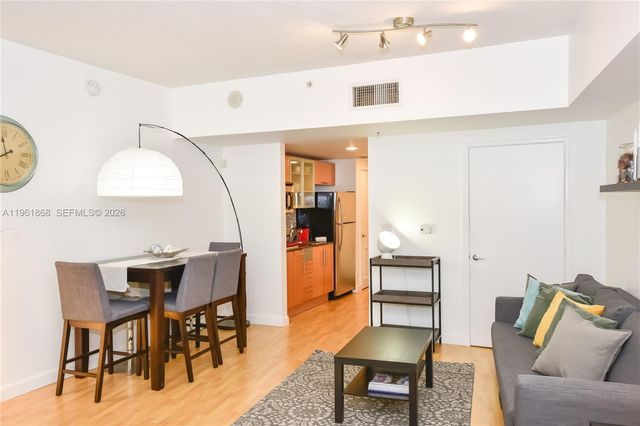 1750 N Bayshore Dr 1211, Miami, FL 33132