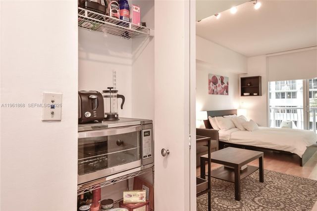 1750 N Bayshore Dr 1211, Miami, FL 33132