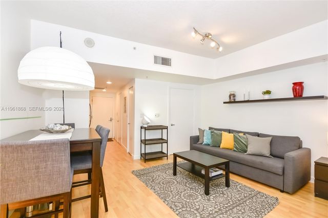 1750 N Bayshore Dr 1211, Miami, FL 33132