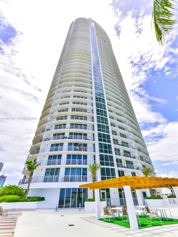 1750 N Bayshore Dr 1211, Miami, FL 33132