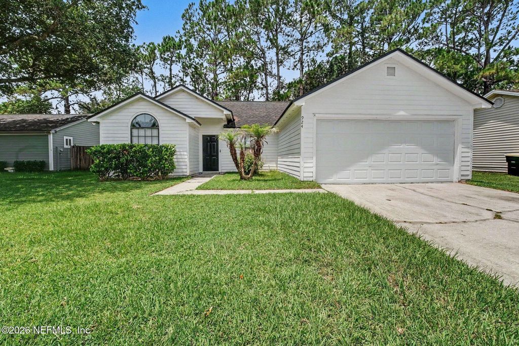 924 ARIES Road W, Jacksonville, FL 32216