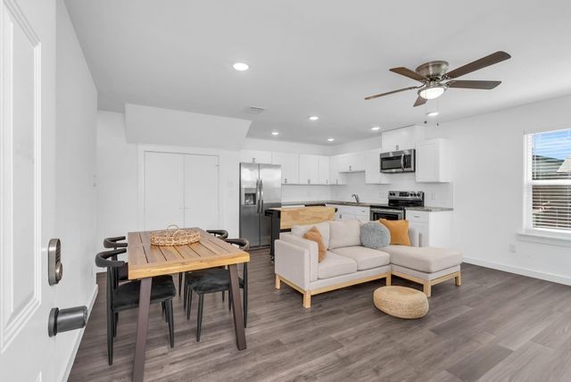 8124 Sterlingshire Street A, Houston, TX 77078