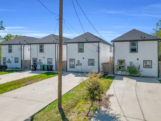8124 Sterlingshire Street A, Houston, TX 77078