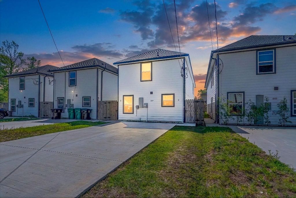 8124 Sterlingshire Street A, Houston, TX 77078