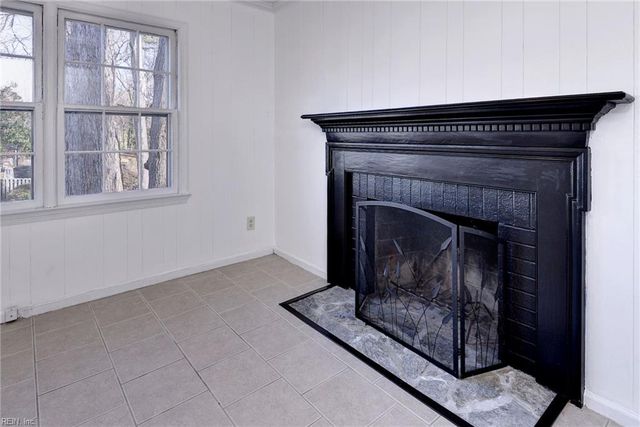 862 Moyer RD, Newport News, VA 23608