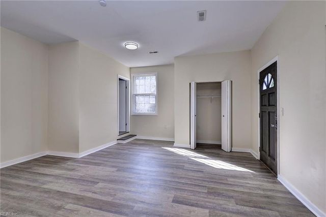 862 Moyer RD, Newport News, VA 23608