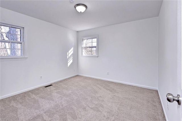 862 Moyer RD, Newport News, VA 23608