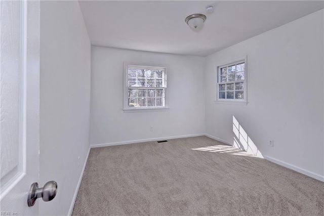 862 Moyer RD, Newport News, VA 23608