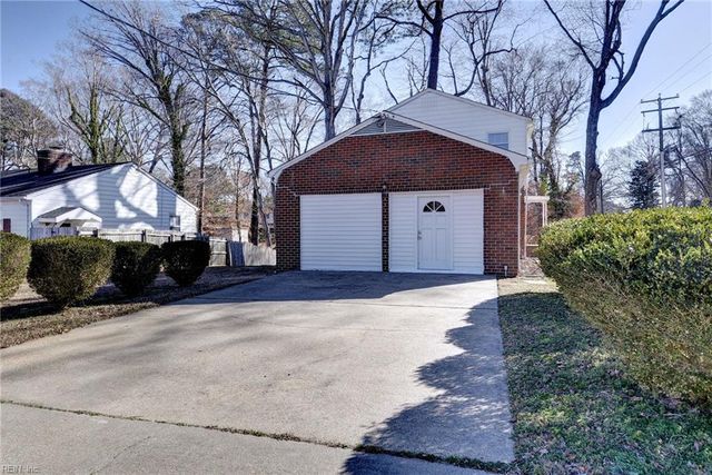 862 Moyer RD, Newport News, VA 23608