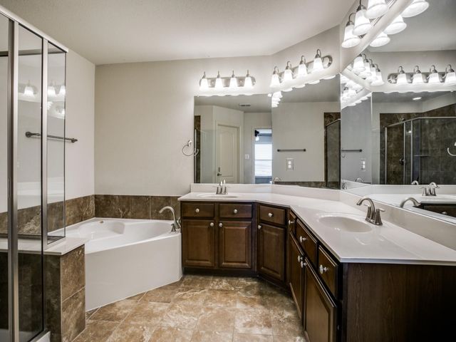 2920 Peyton Brook Drive, Fort Worth, TX 76137