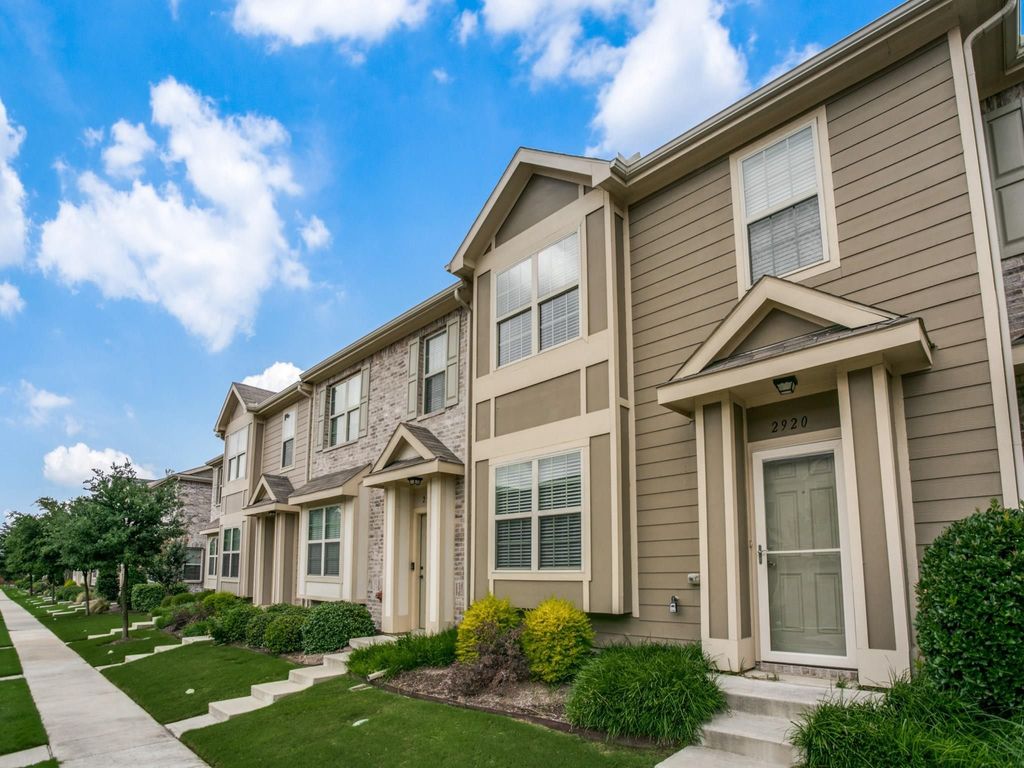 2920 Peyton Brook Drive, Fort Worth, TX 76137