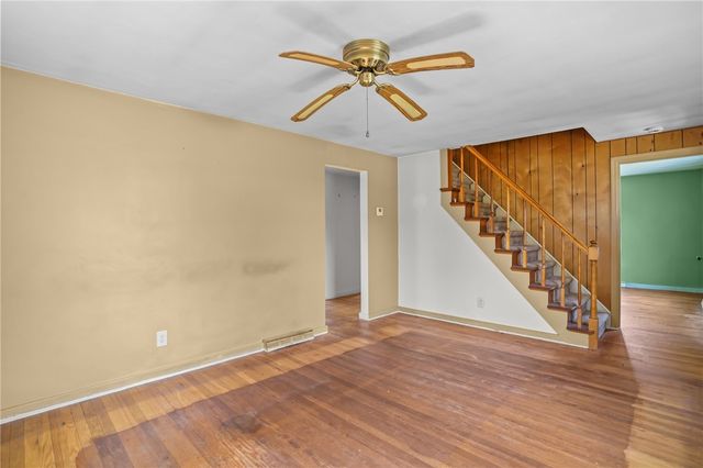 16 King Road, Middletown, RI 02842