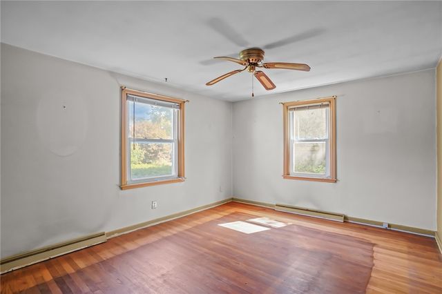 16 King Road, Middletown, RI 02842