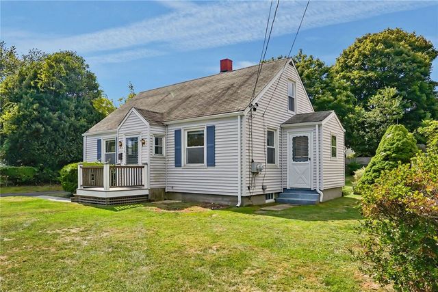 16 King Road, Middletown, RI 02842