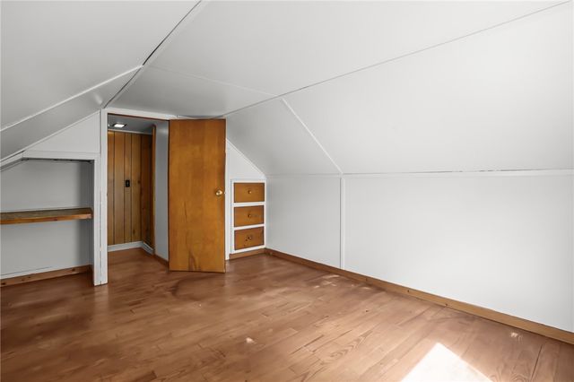 16 King Road, Middletown, RI 02842