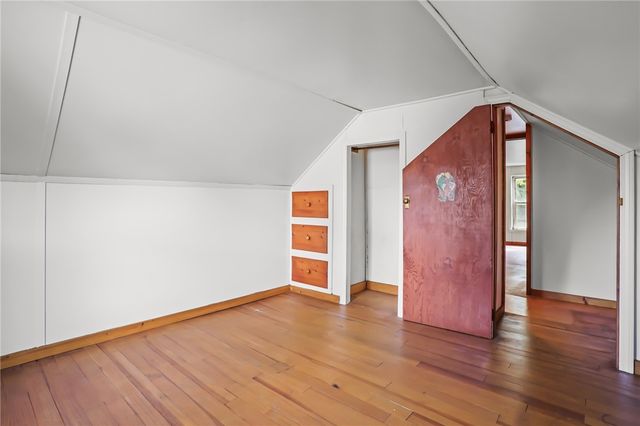 16 King Road, Middletown, RI 02842