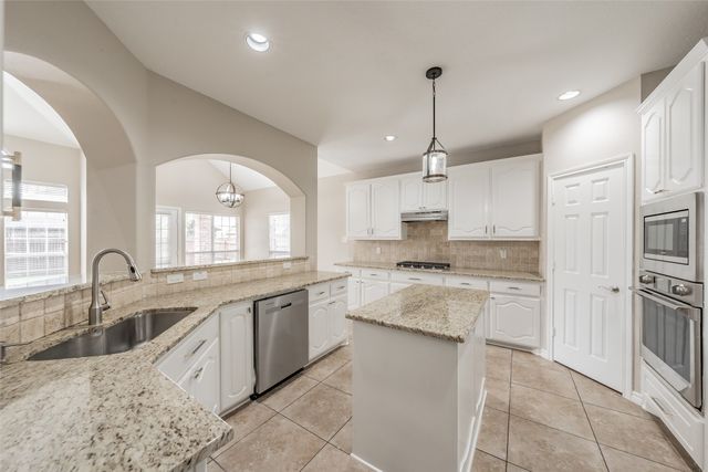 11840 Balta Drive, Fort Worth, TX 76244