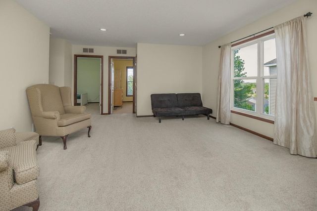 2292 Cottage Grove Ridge, Woodbury, MN 55129