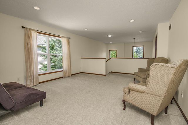 2292 Cottage Grove Ridge, Woodbury, MN 55129