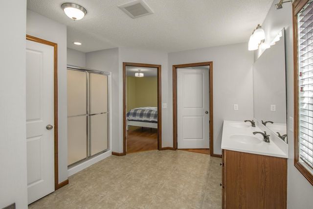 2292 Cottage Grove Ridge, Woodbury, MN 55129