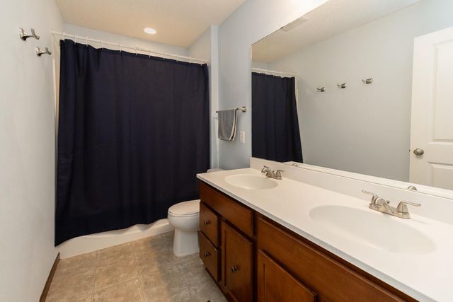 2292 Cottage Grove Ridge, Woodbury, MN 55129