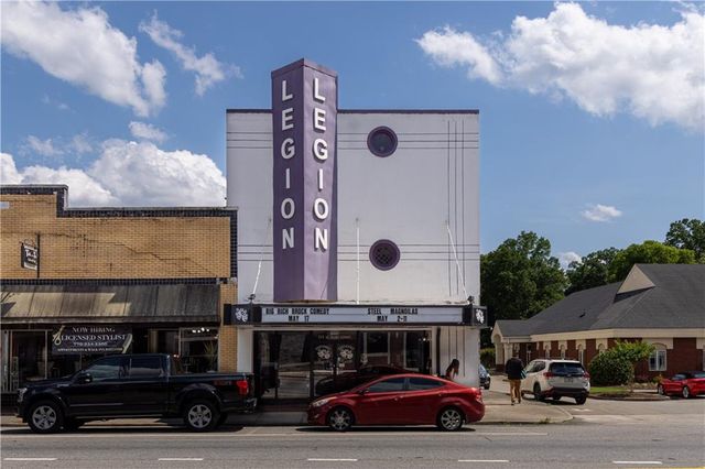 324 Cavalier SE Lane, Acworth, GA 30102