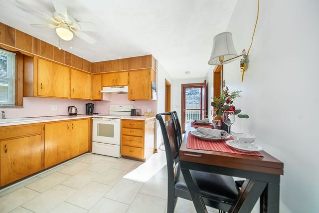 8 Starboard Avenue, Jamestown, RI 02835