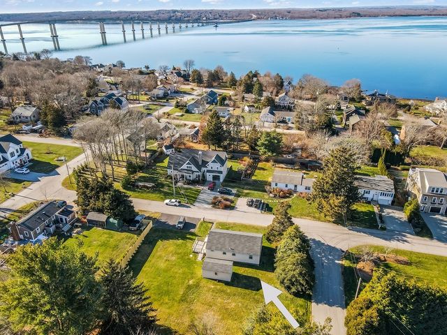 8 Starboard Avenue, Jamestown, RI 02835