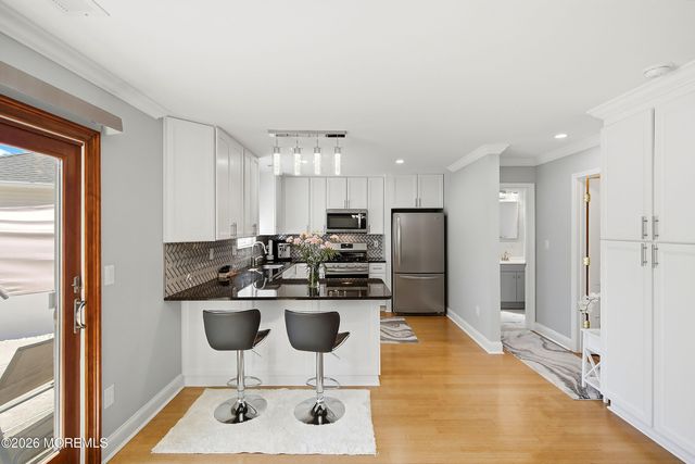 19 W Dolphin Circle W, Bayville, NJ 08721