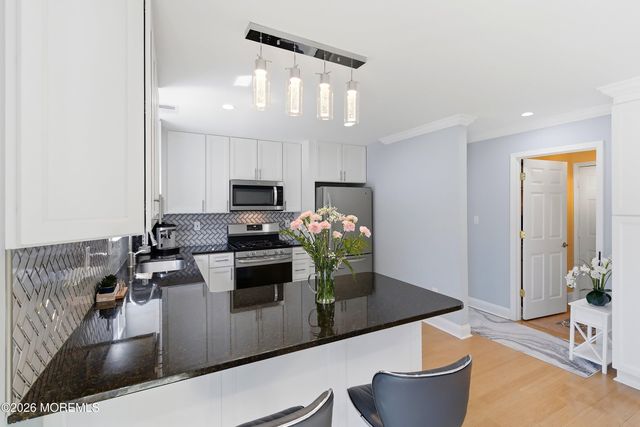 19 W Dolphin Circle W, Bayville, NJ 08721