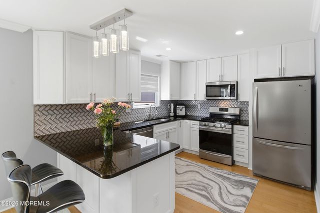 19 W Dolphin Circle W, Bayville, NJ 08721