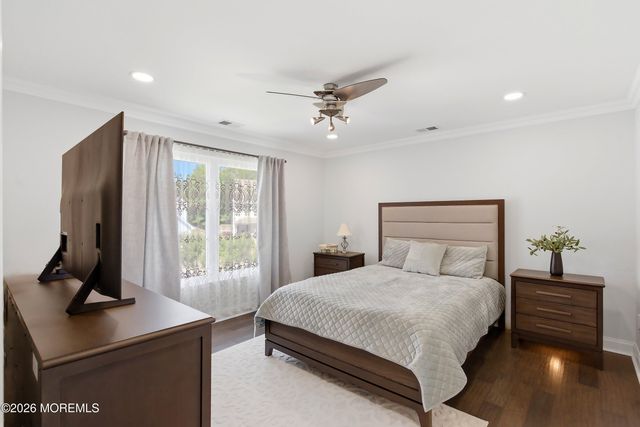 19 W Dolphin Circle W, Bayville, NJ 08721