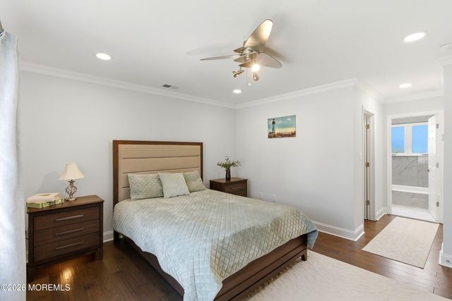 19 W Dolphin Circle W, Bayville, NJ 08721
