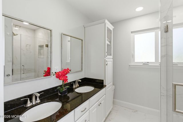 19 W Dolphin Circle W, Bayville, NJ 08721