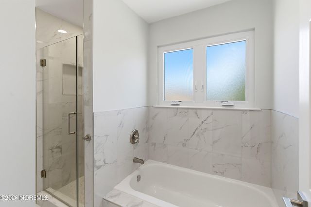 19 W Dolphin Circle W, Bayville, NJ 08721