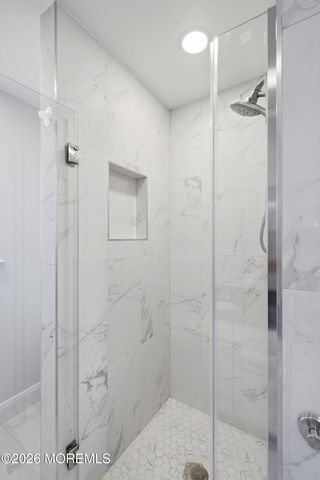 19 W Dolphin Circle W, Bayville, NJ 08721