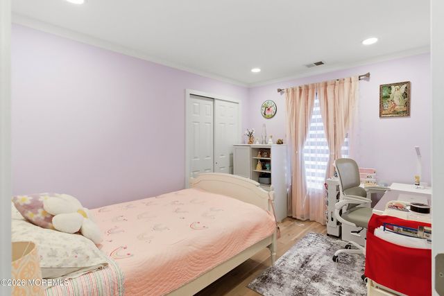 19 W Dolphin Circle W, Bayville, NJ 08721