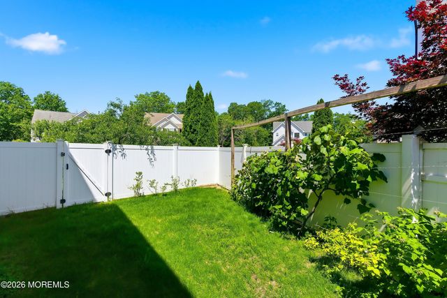 19 W Dolphin Circle W, Bayville, NJ 08721