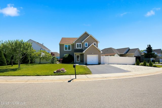 19 W Dolphin Circle W, Bayville, NJ 08721