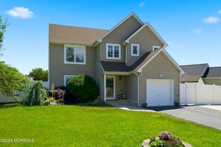 19 W Dolphin Circle W, Bayville, NJ 08721