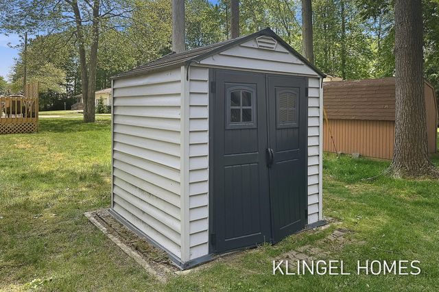 3322 Germaine Road, Roosevelt Park City, MI 49441