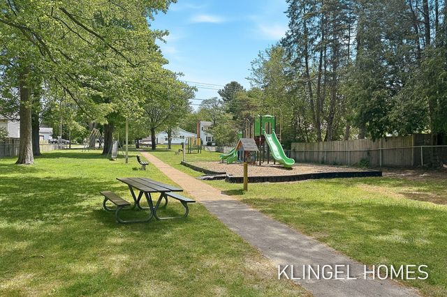 3322 Germaine Road, Roosevelt Park City, MI 49441
