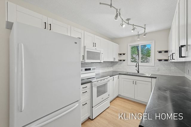 3322 Germaine Road, Roosevelt Park City, MI 49441